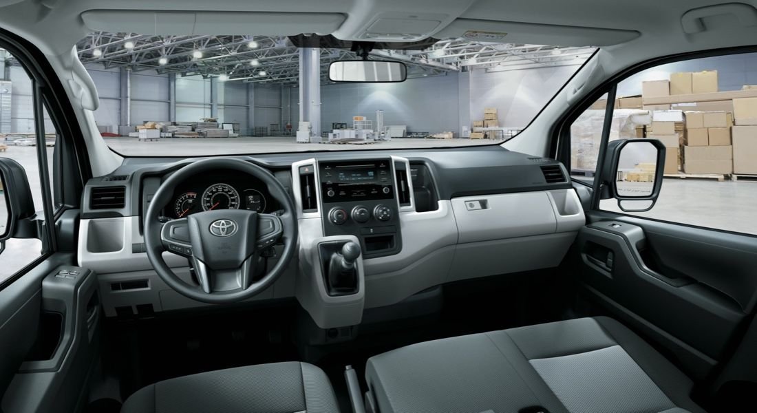 Toyota HiAce 2022