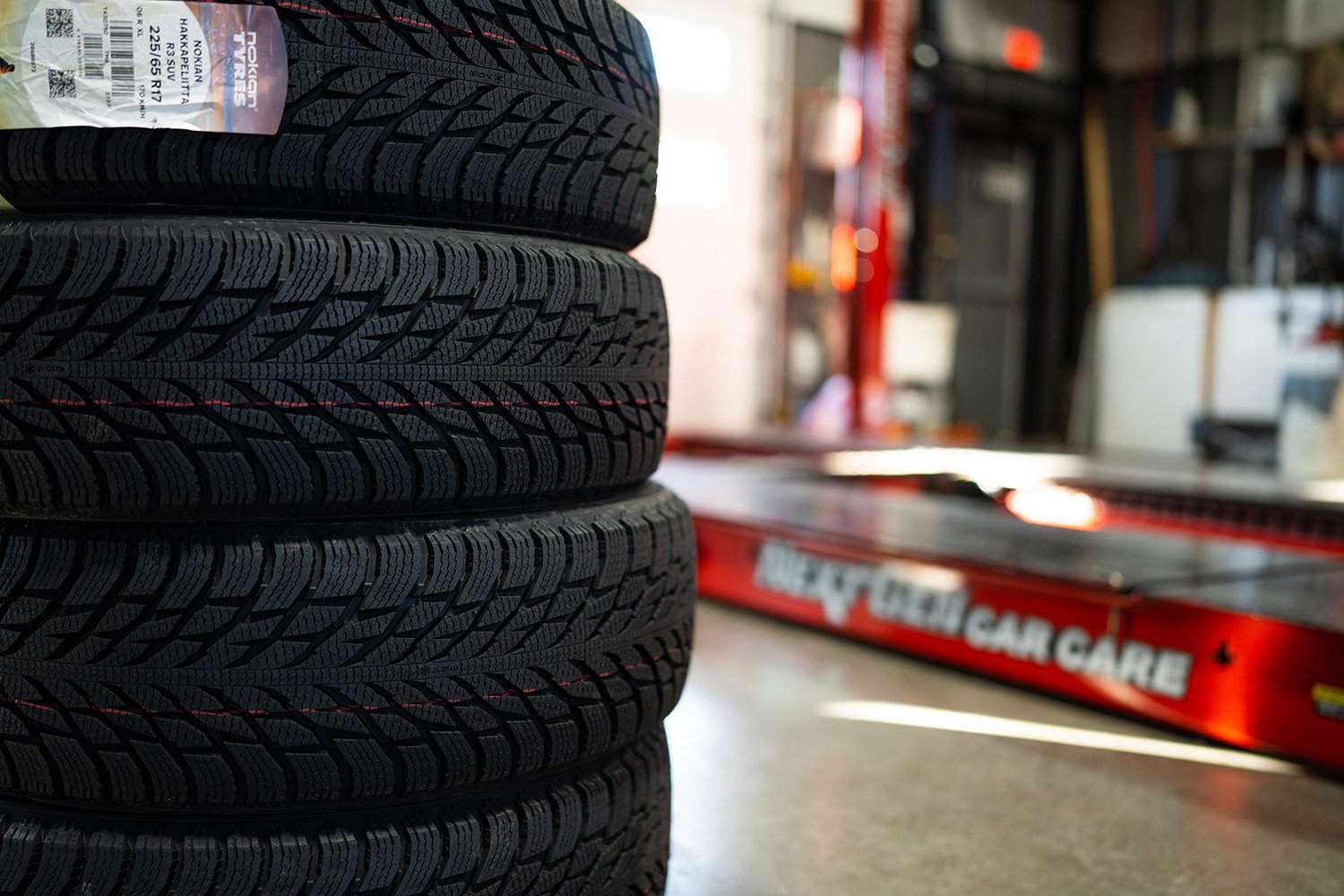 Find the best all season tires in New York for safe, smooth, and weather resistant driving. Explore top brands perfect for NYC’s year round conditions.