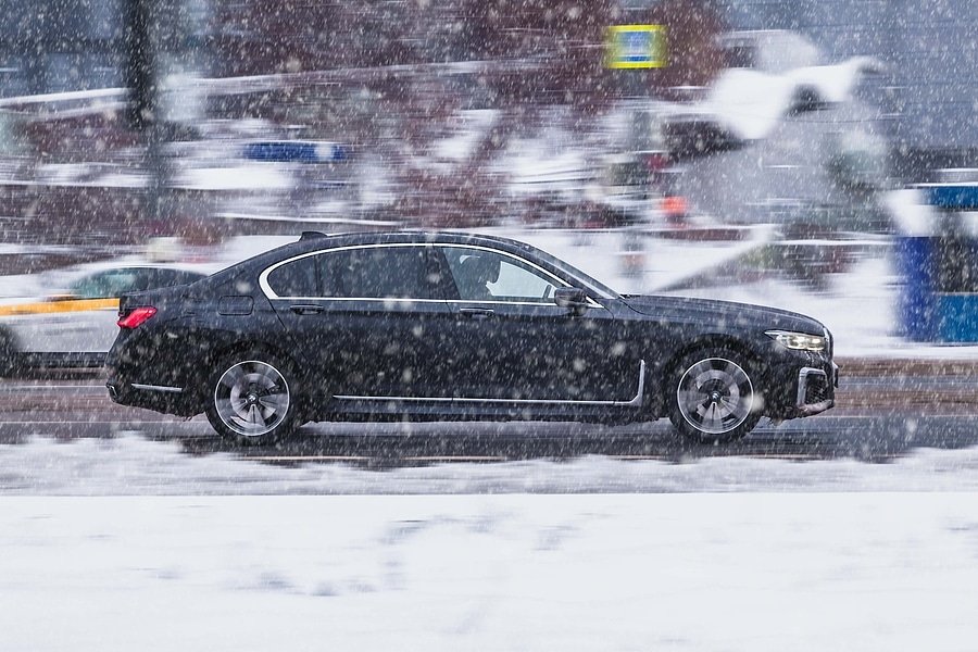 Discover the 10 best tips to maintain your car performance in winter. Ensure your vehicle stays reliable safe and efficient in harsh New York winter conditions